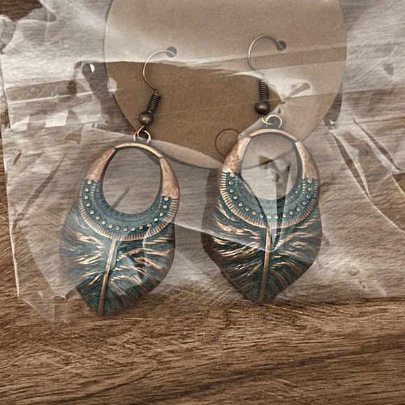 Sculptured Boho Dangle Earrings NEW French Hooks Turquoise & Bronze Color - Picture 5 of 8